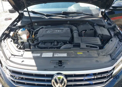 2017 Volkswagen Passat 1.8T R-Line z USA, uszkodzony, nr VIN 1VWDT7A33HC002729